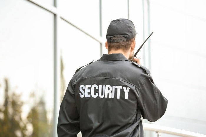 The Role of Professional Security Guards in Modern Business Protection