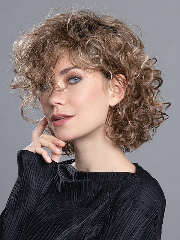 Estetica Wigs: Classy and Chic Styles in Your 50s