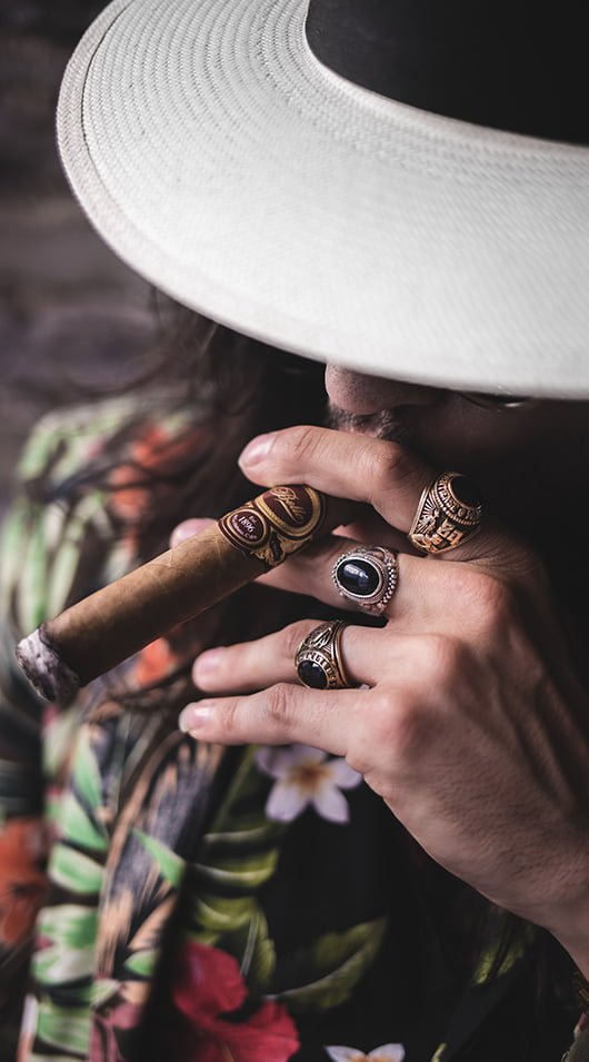 Immerse Yourself in Swinger Cigar’s Guide to Cigars and the Cigar Lifestyle