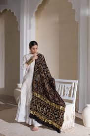 Lagdi Patta Bandhani Dupatta: A Timeless Blend of Art and Tradition